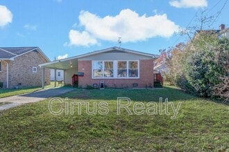 Building Photo - 417 Greenbriar Ave