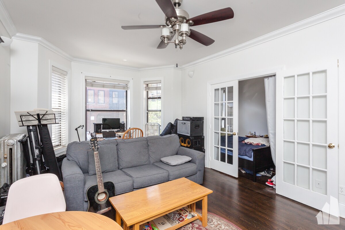 Primary Photo - 2959 N Halsted St