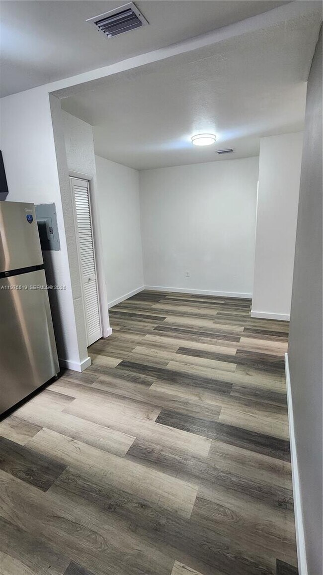 Foto del edificio - 1726 SW 25th Ave