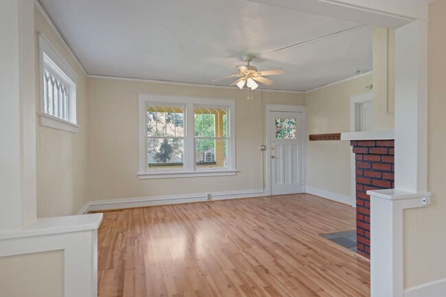 Foto del edificio - Charming Westside Duplex! Minutes from Dow...