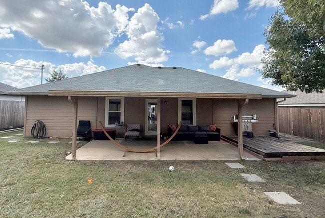 Building Photo - NEW IN MANAGEMENT - AVAILABLE SOON!