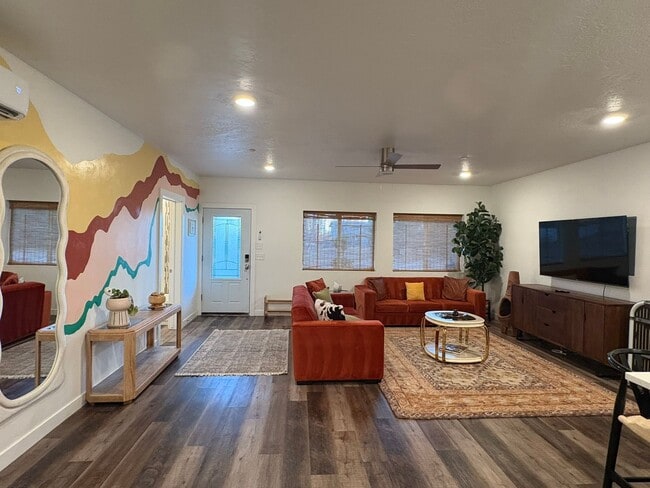 Foto del edificio - 380 Utah Ave