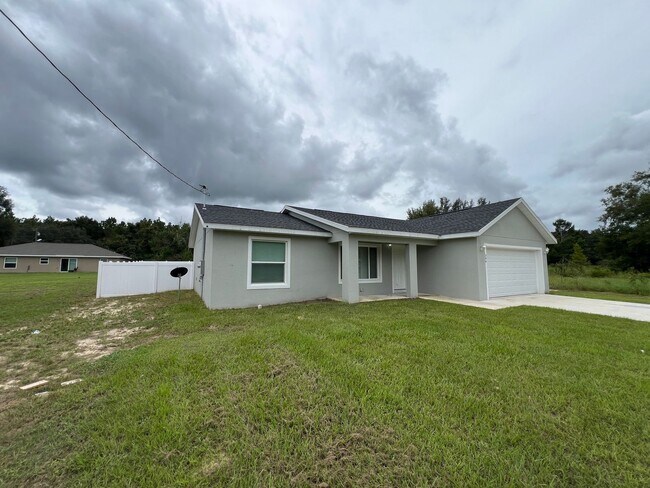 Foto del edificio - BEAUTIFUL 3 Bedroom, 2 Bathroom Home in Oc...