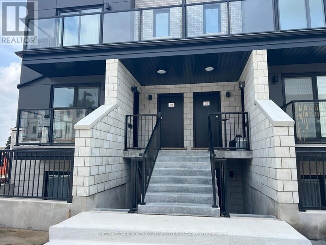 Photo du bâtiment - 410 Northfield Dr W