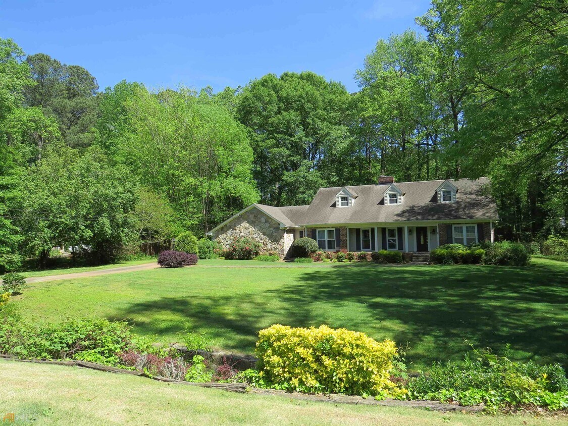 Primary Photo - 1074 Hess Dr