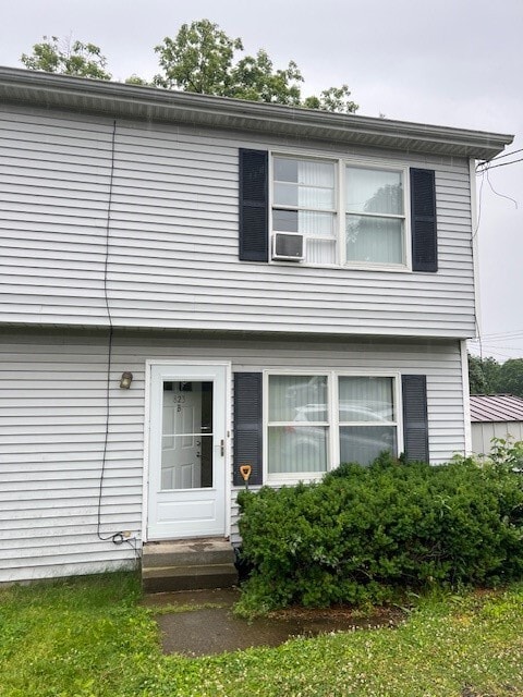 Building Photo - 823 Martin St