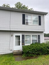 Building Photo - 823 Martin St