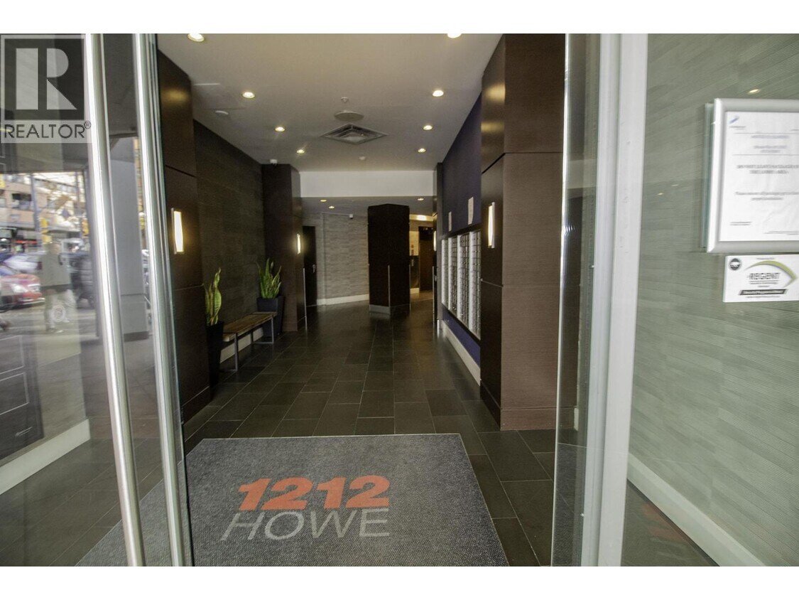 Photo du bâtiment - 1212 Howe St