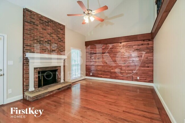 Building Photo - 3076 Vicksburg Dr