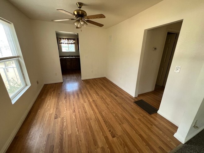 Building Photo - 568 E 200 S