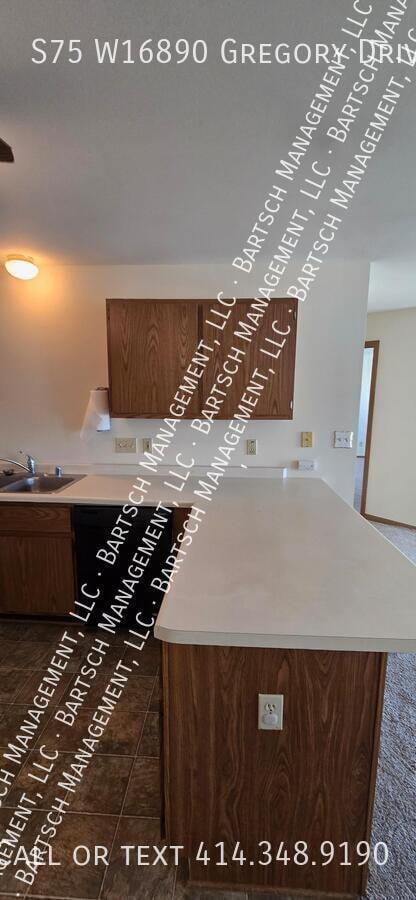 Building Photo - S75W16890-W16890 Gregory Dr