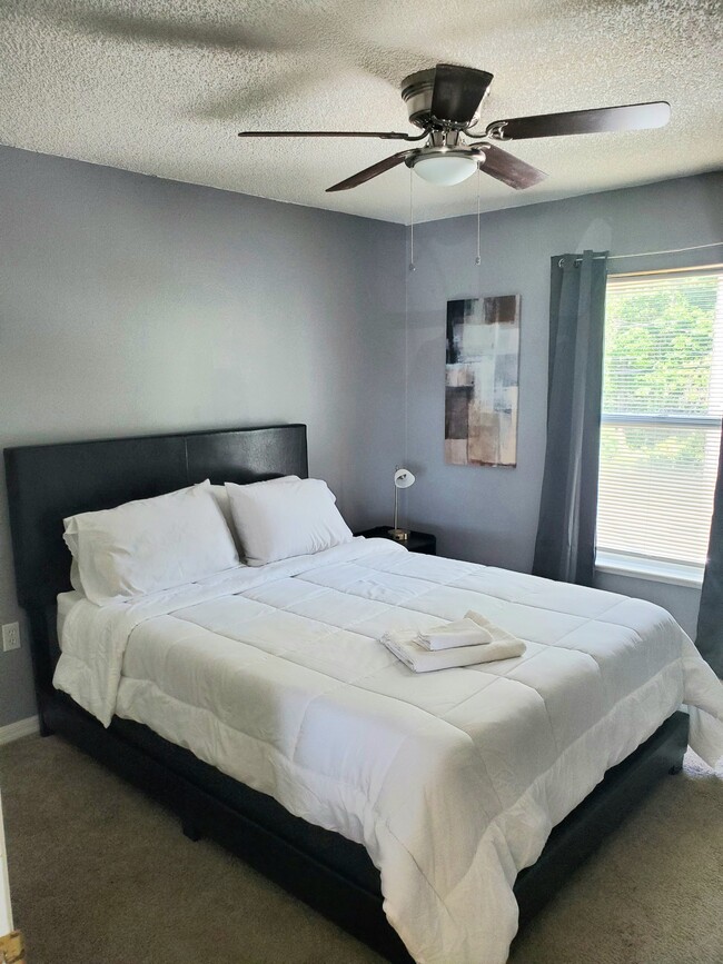 Foto del edificio - 11319 Nettlebrook St E