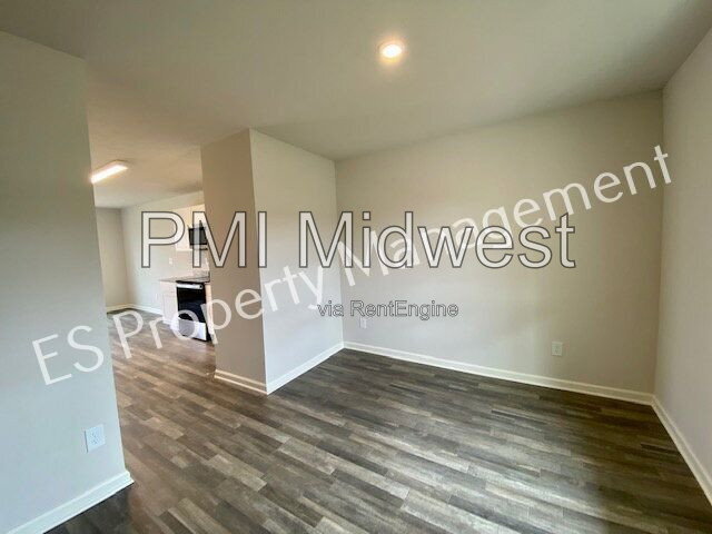 Foto del edificio - 2608 W Kings Cyn Dr