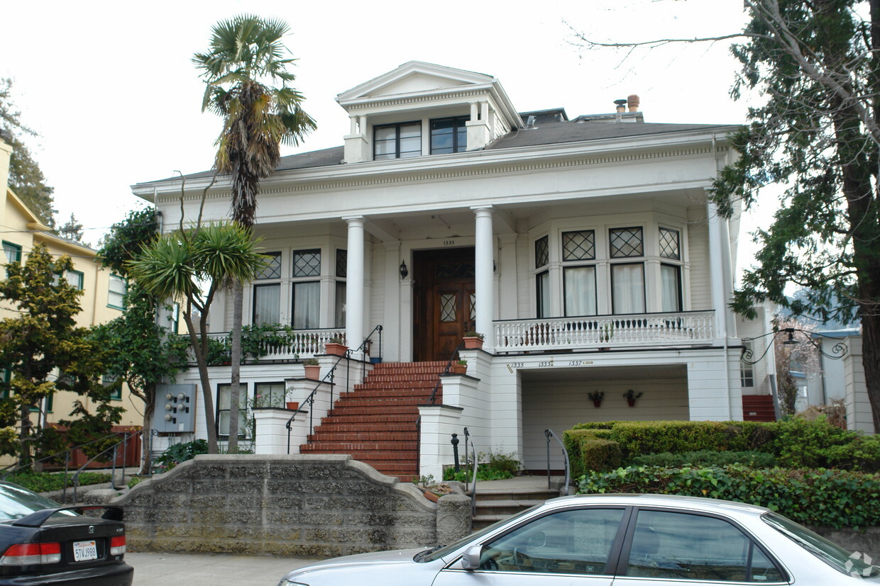 Building Photo - Slater House