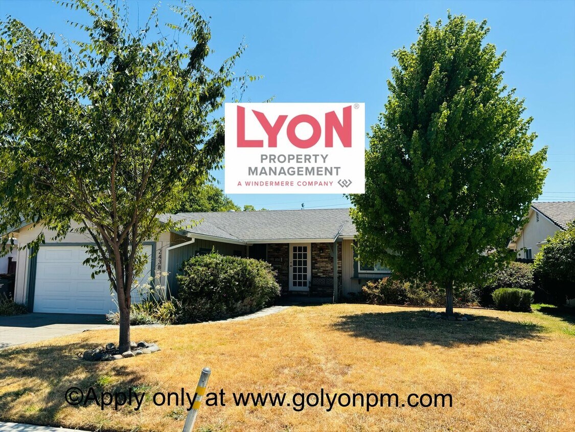 Primary Photo - Updated beautiful 3 bedroom home w/ 2 car ...