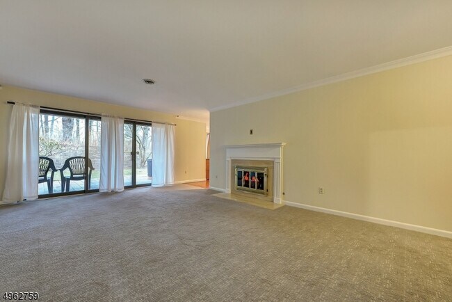 Foto del edificio - 436 Bromley Pl