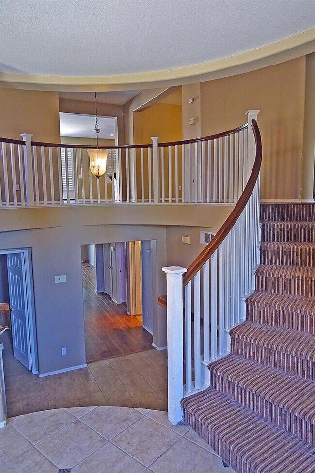 Building Photo - 44466 Kingston Dr, Temecula, CA, 92592