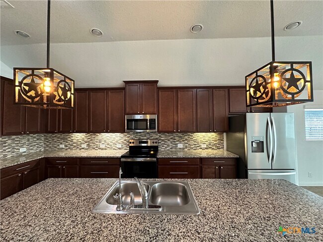 Building Photo - 2738 Ridge Heights