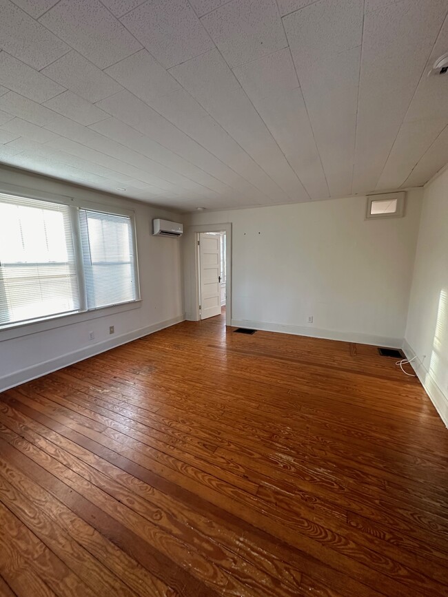Building Photo - 303 Virginia Ave