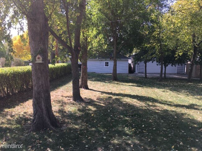 Foto del edificio - 2 br, 2 bath House - 4978 S. 132nd Ave.