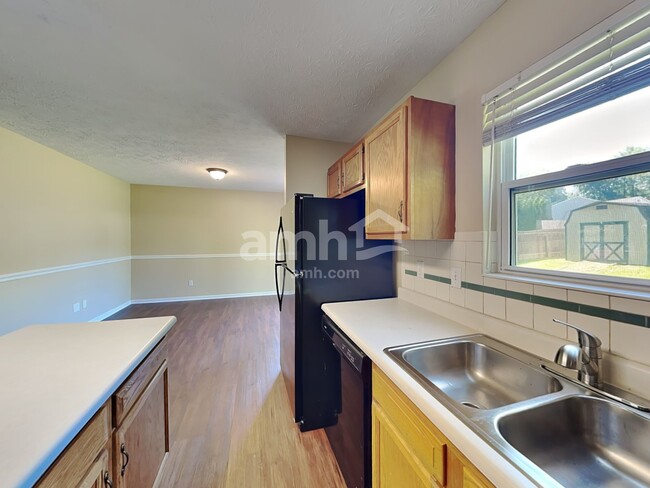 Foto del edificio - 691 Mockingbird Ln