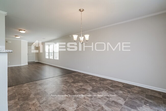 Foto del edificio - HOME FOR RENT!!