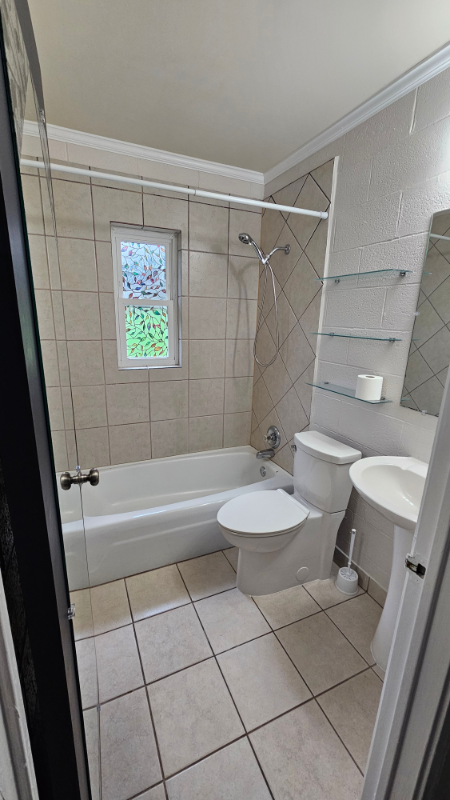 Foto del edificio - 2407 Loftin Dr