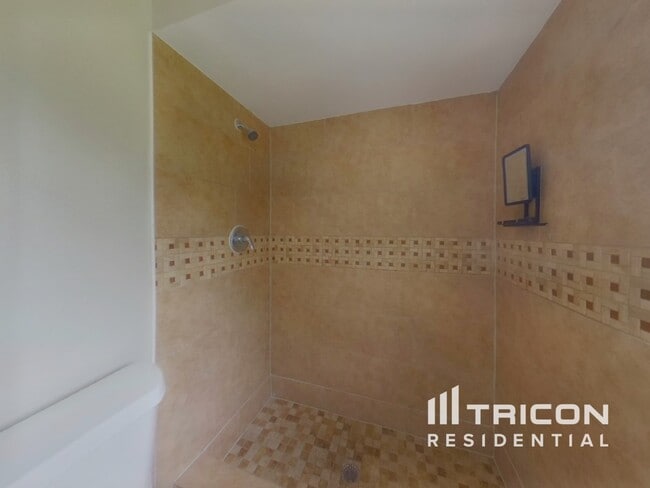 Foto del edificio - 2303 Silver Hill Ct