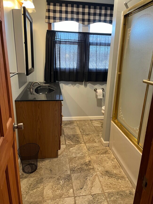 Foto del edificio - 604 S Washington St