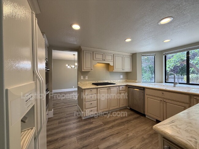 Building Photo - 3209 Serra Way