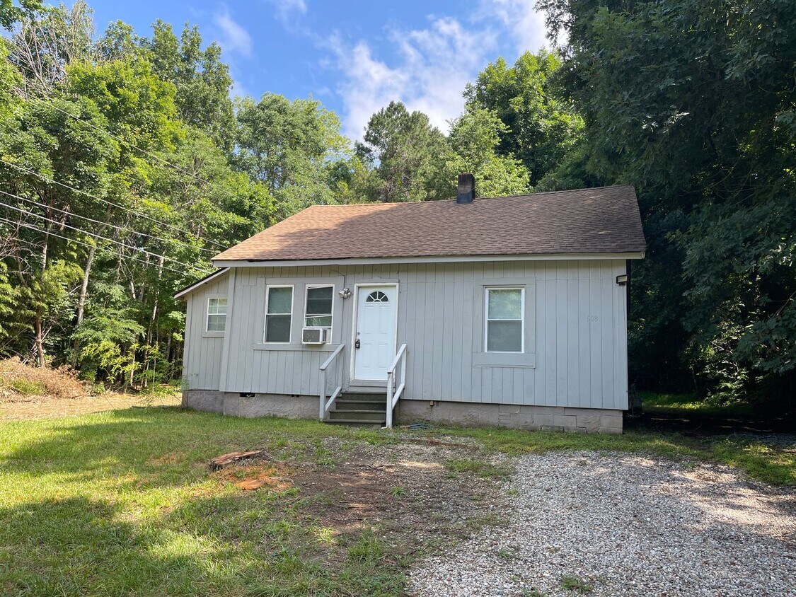 Foto principal - 2 bedroom bungalow in convenient Hillsboro...