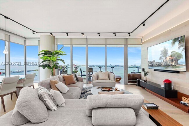 Foto del edificio - 700 NE 26th St