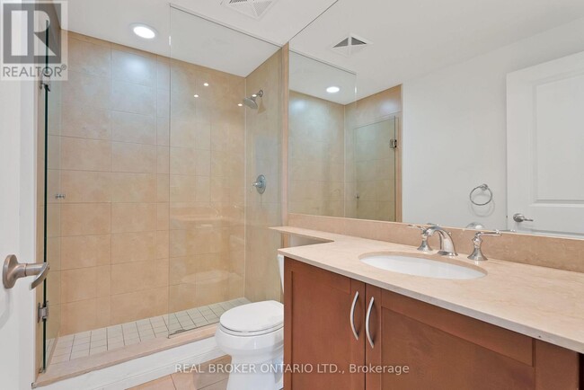 Building Photo - 628 Fleet St