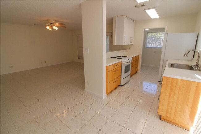 Building Photo - 11705 Cherokee St