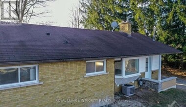 Building Photo - 35 Sherry Ln