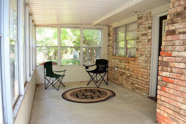 Foto del edificio - 3 Bedroom 2 Bath Home in Shawnee