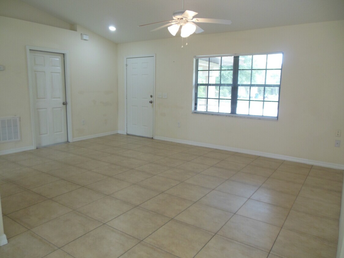 1450 Doris St, Orange City, FL 32763 House Rental in Orange City, FL