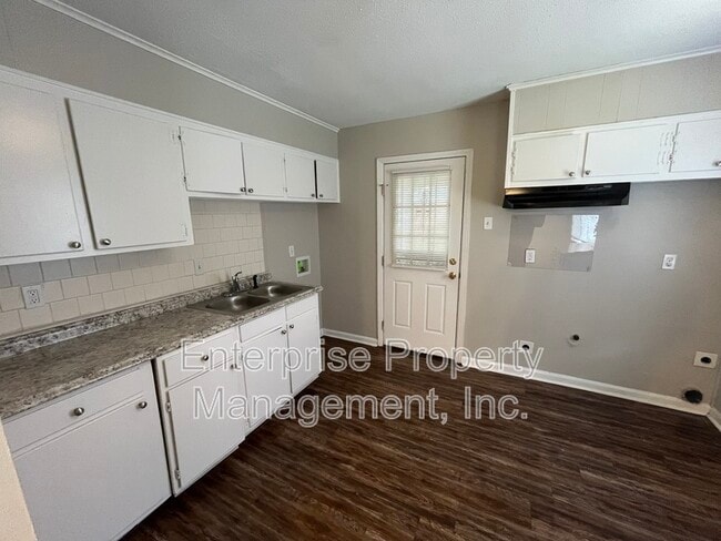 Building Photo - 4250 Trudy St