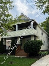 Building Photo - 1614 Larchmont Ave