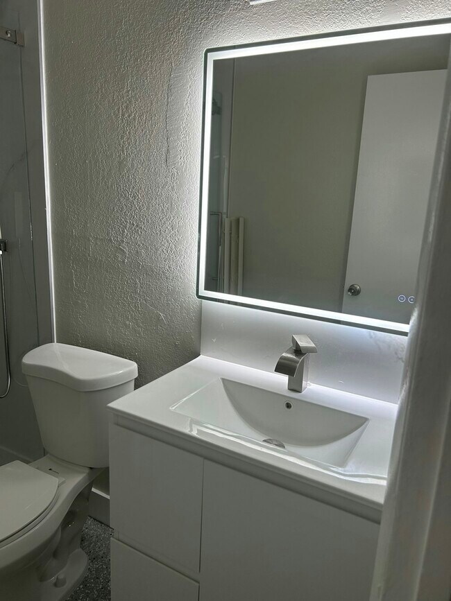 Foto del edificio - 3631 SW 27th St