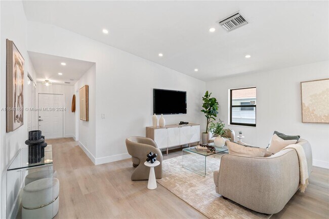 Foto del edificio - 355 NW 5th Ave