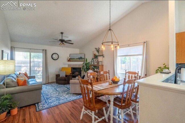 Foto del edificio - 2620 Weyburn Way
