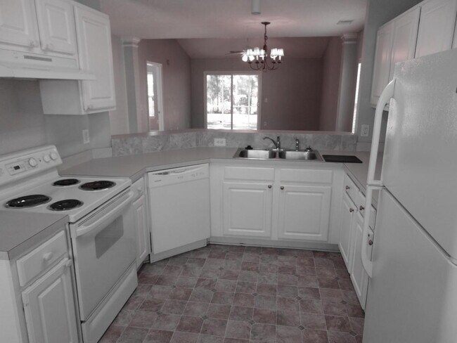 Building Photo - Tanner Plantation 2 bedroom duplex