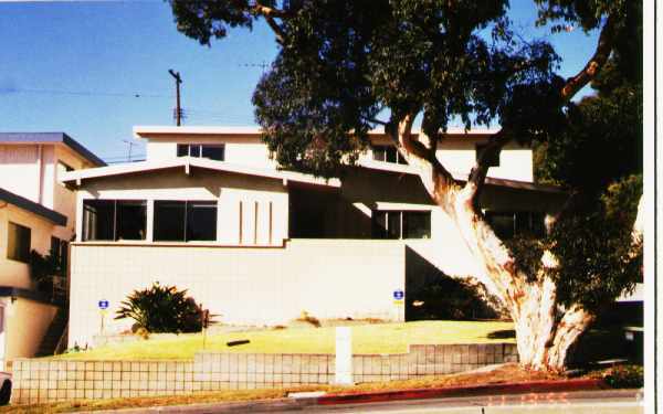 Primary Photo - 8301 W Manchester Ave