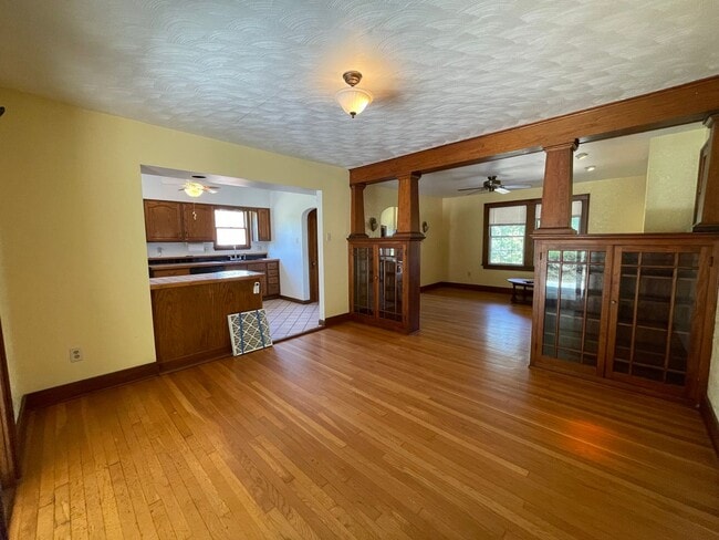 Building Photo - Spacious 3 Bedroom Single Family Home with...