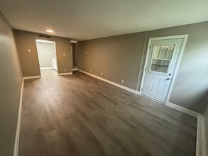 Building Photo - 457 Albert St