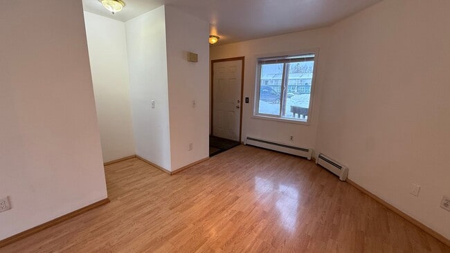 Foto del edificio - A lovely (1) one bedroom, (1) one bathroom Townhouse style condo!