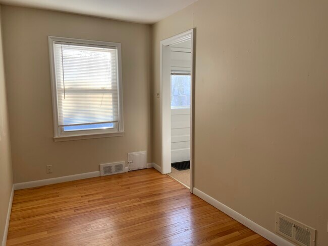 dining - 1515 W Farnum Ave