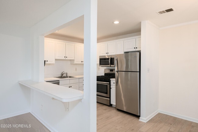 Building Photo - 430 Wedgewood Cir