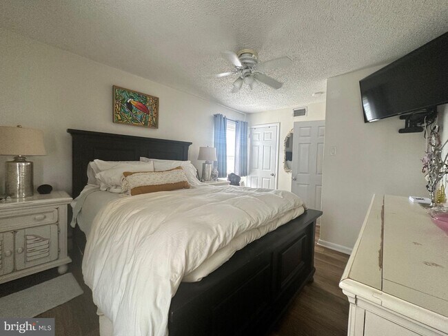 Foto del edificio - 9700 Winchester Ave